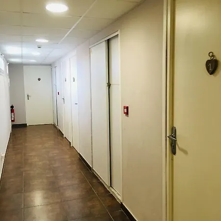 Le Provencal فندق ناربون بلاج